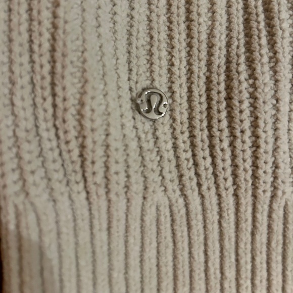 Lululemon Cable Knit Half Zip Size S - Picture 4 of 8